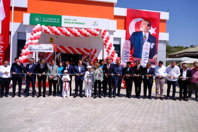 MUT GENÇLİK VE SPOR MERKEZİ AÇILDI
