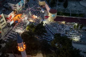 BAŞKAN SEÇER, MUT HALKIYLA İFTAR YAPTI