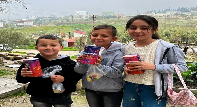 Büyükşehir’den 13 İlçede 60 Bin Çocuğa Bayram Hediyesi