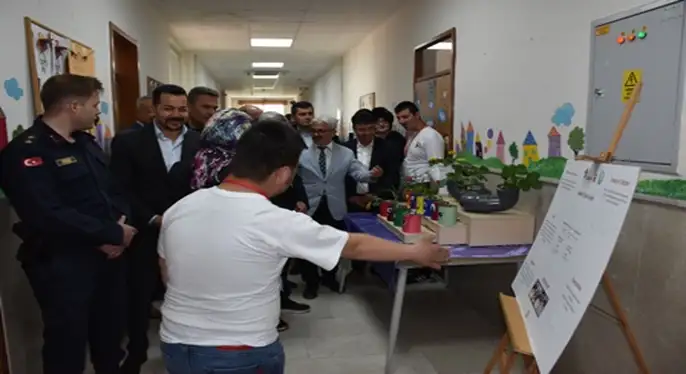 AK ALİ KÜÇÜK’TEN TÜBİTAK 4006 BİLİM FUARI