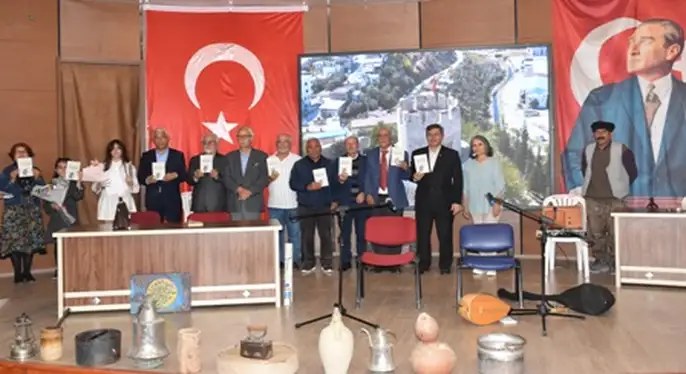 MUT ÇITLIK’LA YÜRÜYELİM ARKADAŞLAR’IN İMZA GÜNÜ