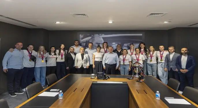 Başkan Seçer, ÇİMSA ÇBK Mersin Takımı İle Bir Araya Geldi