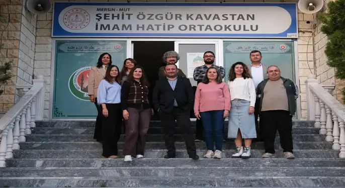 TİYATRO MUALLİM MUT DIŞINA AÇILIYOR