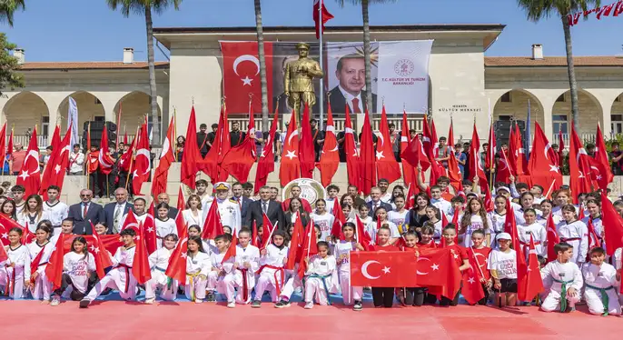 Mersin’de 19 Mayıs Atatürk’ü Anma, Gençlik ve Spor Bayramı Kutlandı