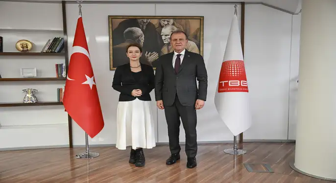 BAŞKAN SEÇER, CUMHURİYET GAZETESİ’NDEN İKLİM ÖNGEL’İN SORULARINI YANITLADI