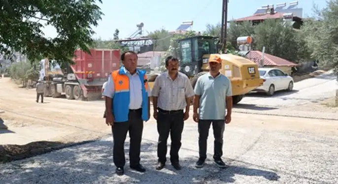MUT BELEDİYESİ ASFALT ÇALIŞMALARINA HIZ VERDİ
