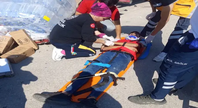 MUT’TA MARKET ÖNÜNDE İŞ KAZASI: 1 YARALI